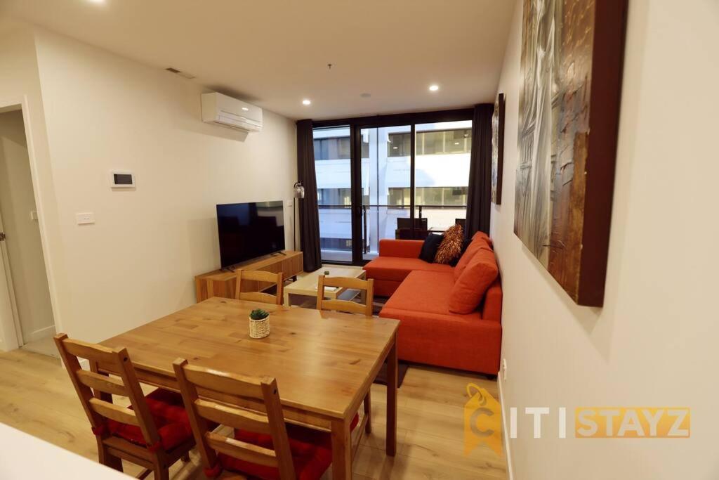 Ruby Red, 1Bd 1Bth Apt - Woden Cbd Apartment Phillip Exterior photo