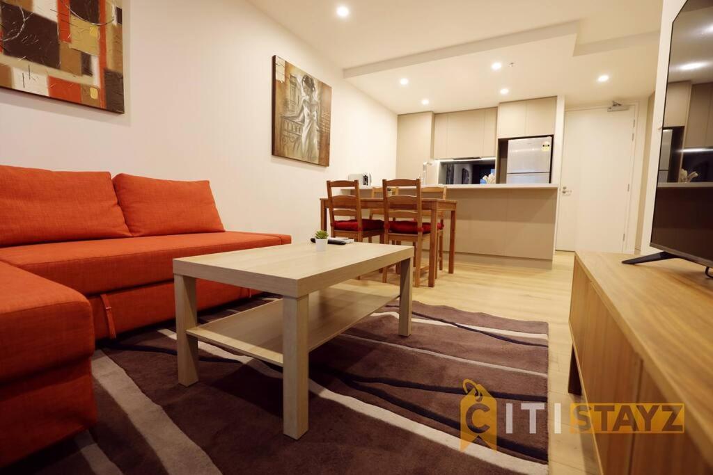 Ruby Red, 1Bd 1Bth Apt - Woden Cbd Apartment Phillip Exterior photo